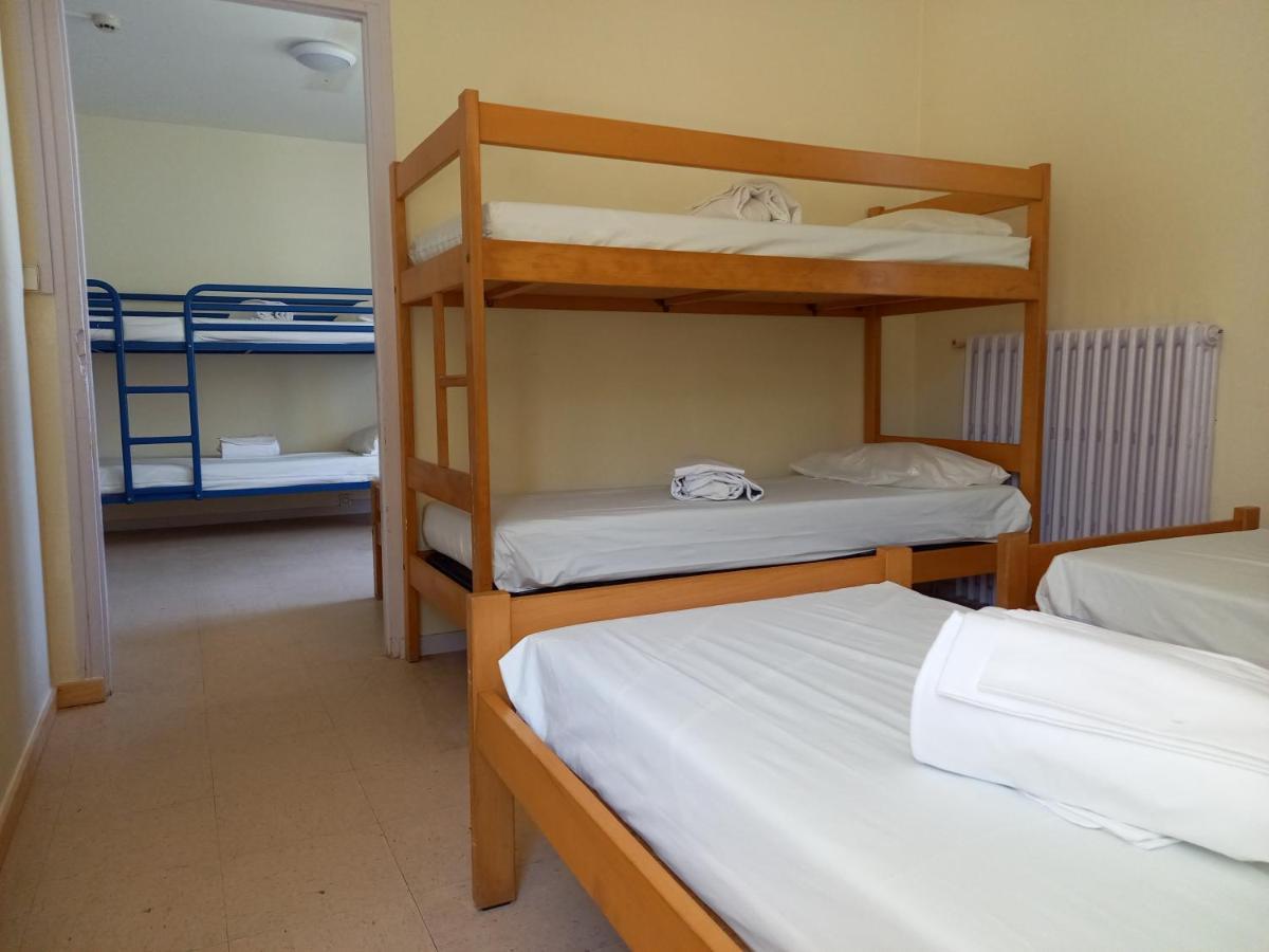 Auberge De Jeunesse Hi Поатие Екстериор снимка